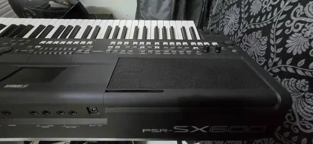 Keyboard YAMAHA PSR SX600