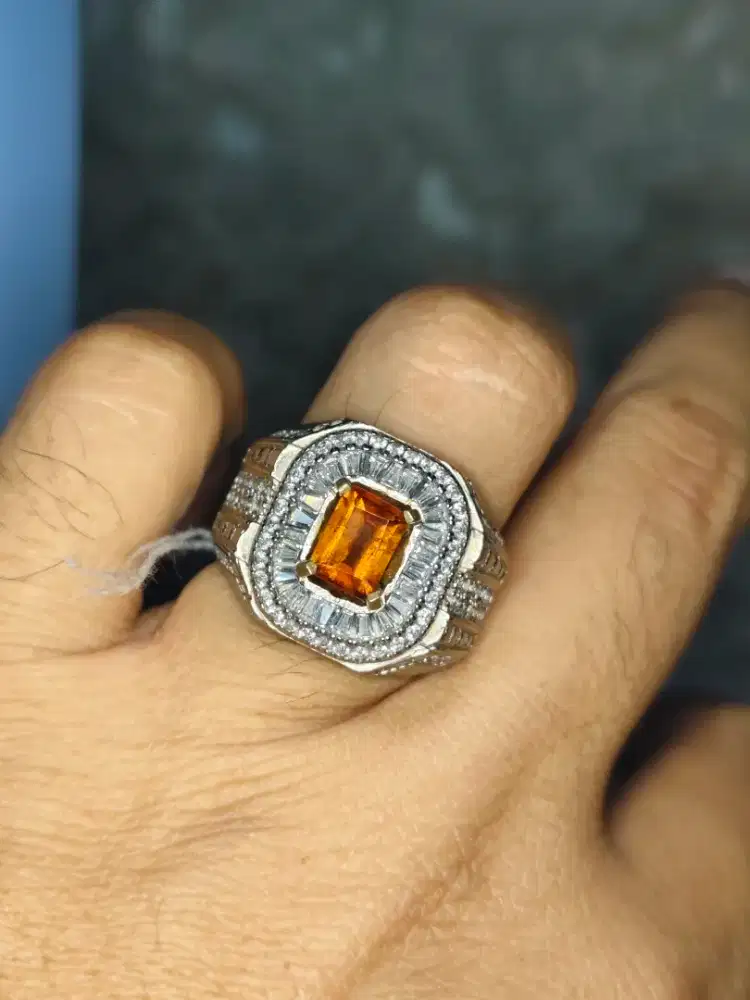 Natural Spessartite Orange Garnet Srilanka 1.35ct Kristal Strong Mewah
