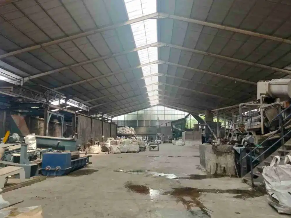 DI JUAL GUDANG, INDUSTRI 
(EX Pabrik Plastik), LOKASI
Nol Jl. Pandaan-Pasuruan

L Tanah : 4171 m² 
L Gudang : 3755 m²
Kantor
Pos Security
KM
Air PDAM
Listrik
IMB dan Izin Industri
Lokasi Nyaman & Asri Cocok Untuk Pengembangan Usaha
Lokasi Strategis 
Akses
