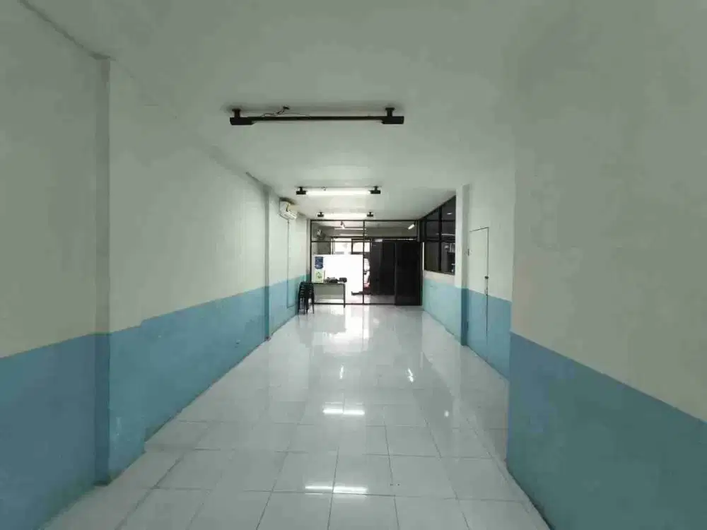 Jual Ruko Wonokitri Indah. Dekat Mayjen Sungkono. Bagus siap huni. Cocok untuk kantor, klinik, tempat ibadah