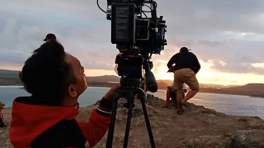 Butuh kerjaan supir/videographer(bisa juga keduanya)