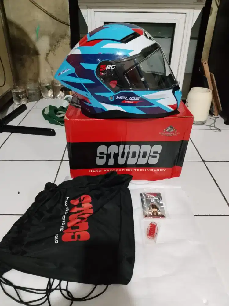 helm studds helios (import)