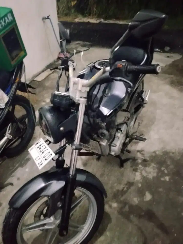 Vixion Hitam 2013