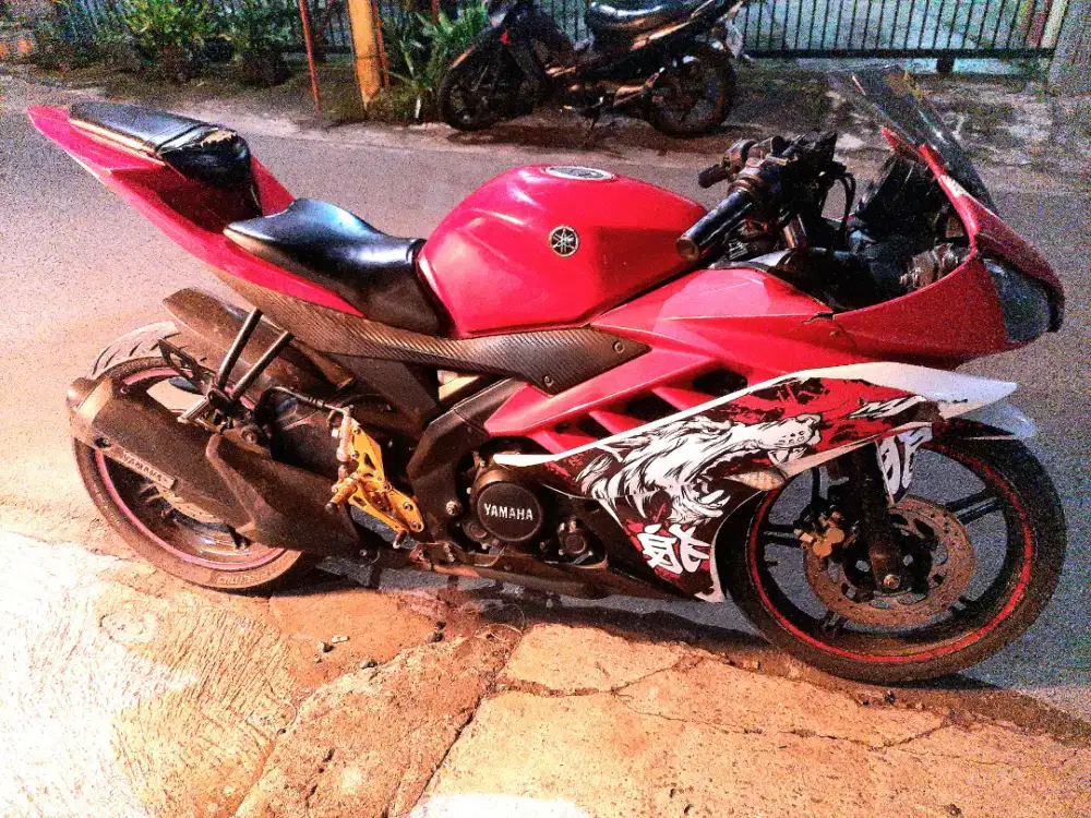 EDISI B.U - YAMAHA R15 2016