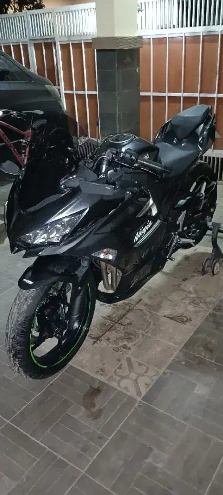 [LOW KM < 5.000] Kawasaki New Ninja 250 Fi Standard 2023