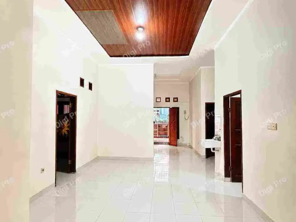 Rumah Lengkap Kolam Renang Pribadi 10x36 SHM.