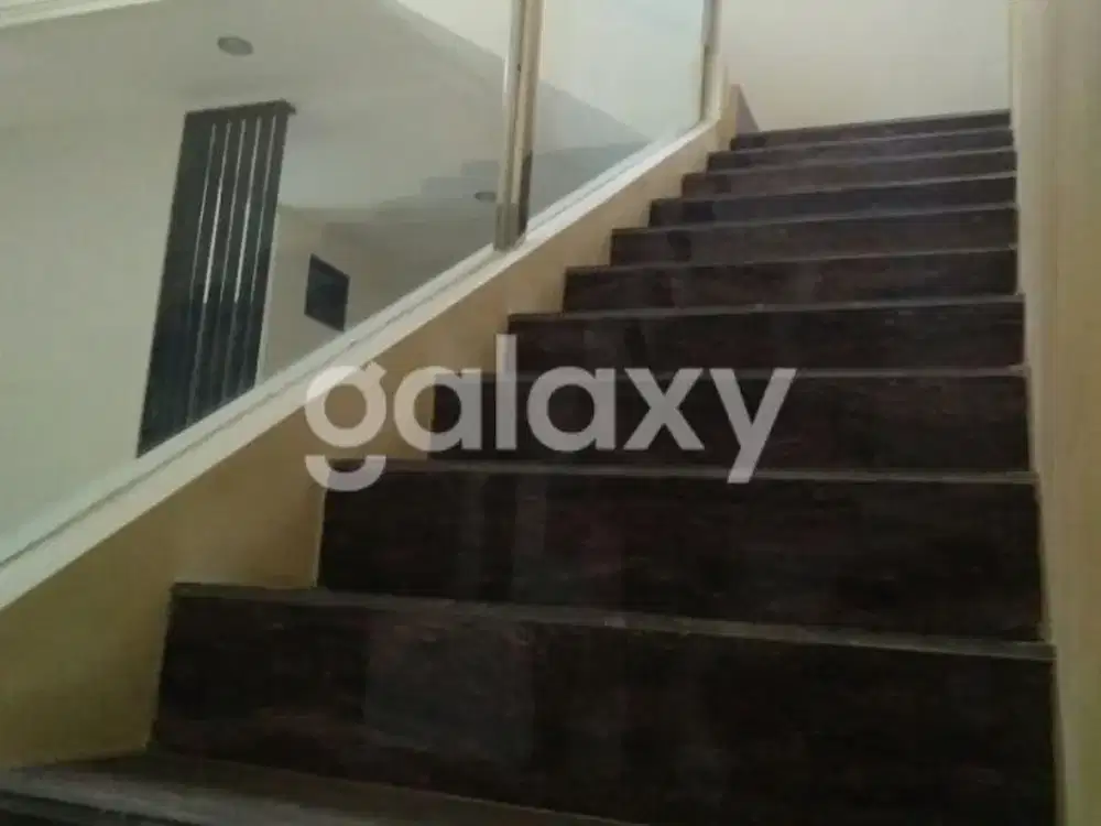 DIJUAL RUMAH NEW GRESS DI NGINDEN INTAN