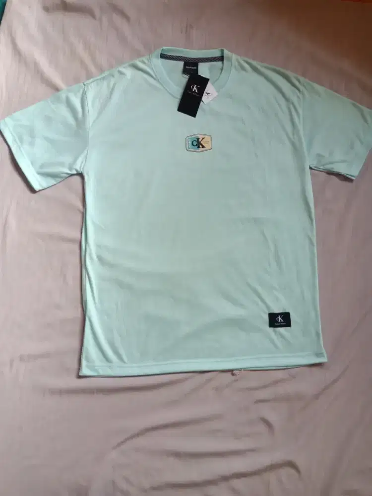 Baju Calvin Klein XL