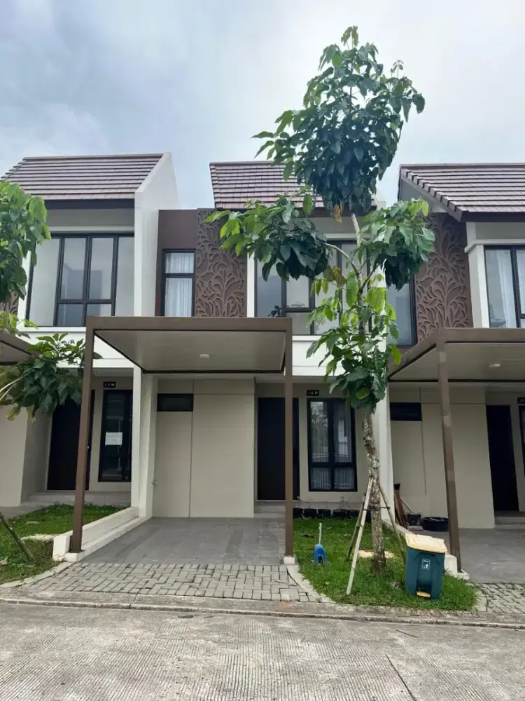 Rumah 2 Lantai Depan Pintu Tol Cimanggis