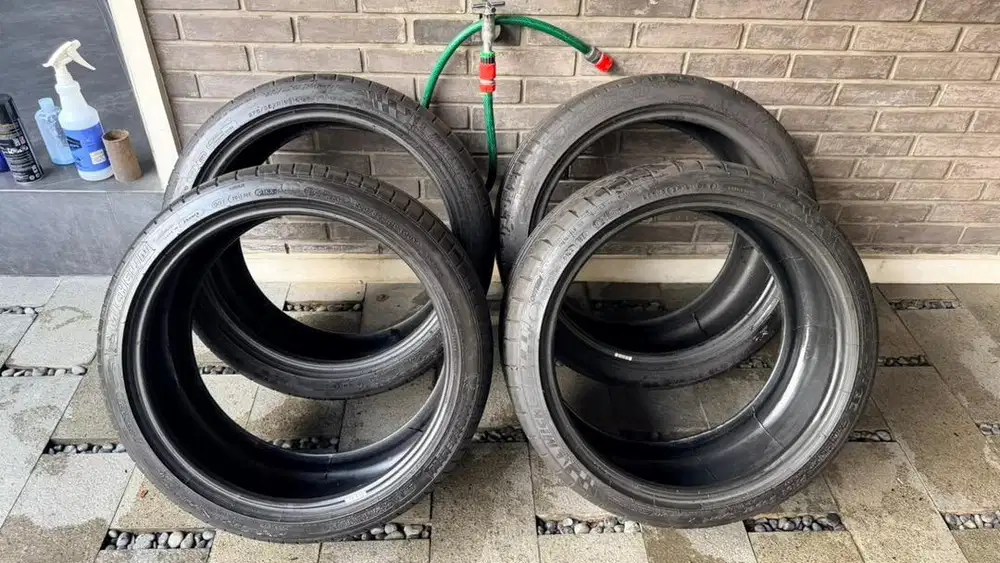 Ban Michelin Pilot Super Sport 255/35/R19 - 275/35/R19