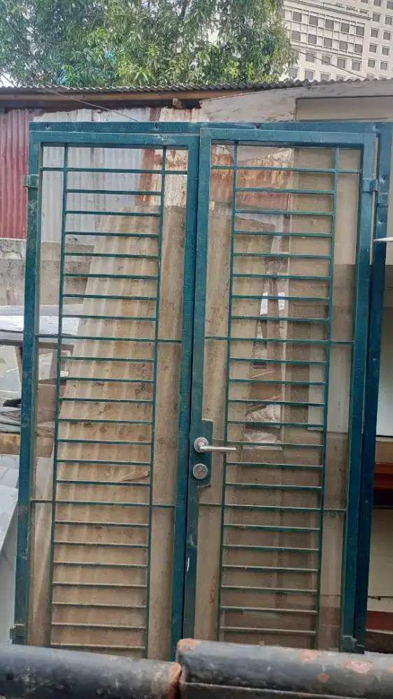 Pintu besi tempa  pengaman anti nyamuk 130x210