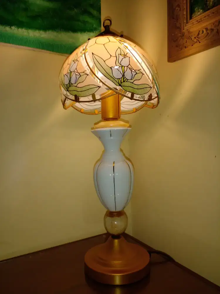 Lampu Meja Vintage Antik