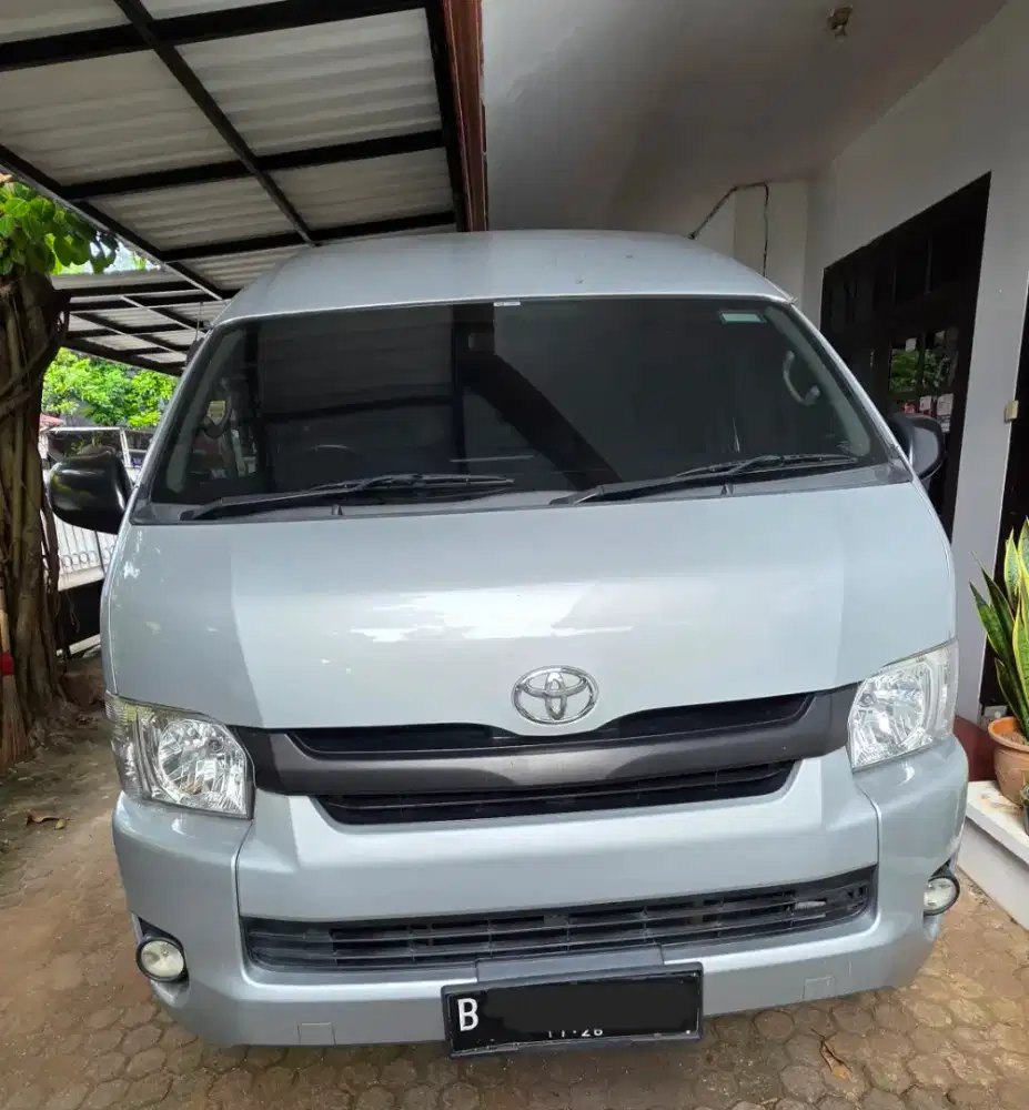 Toyota Hiace 2016 comuter full ori LOW KM