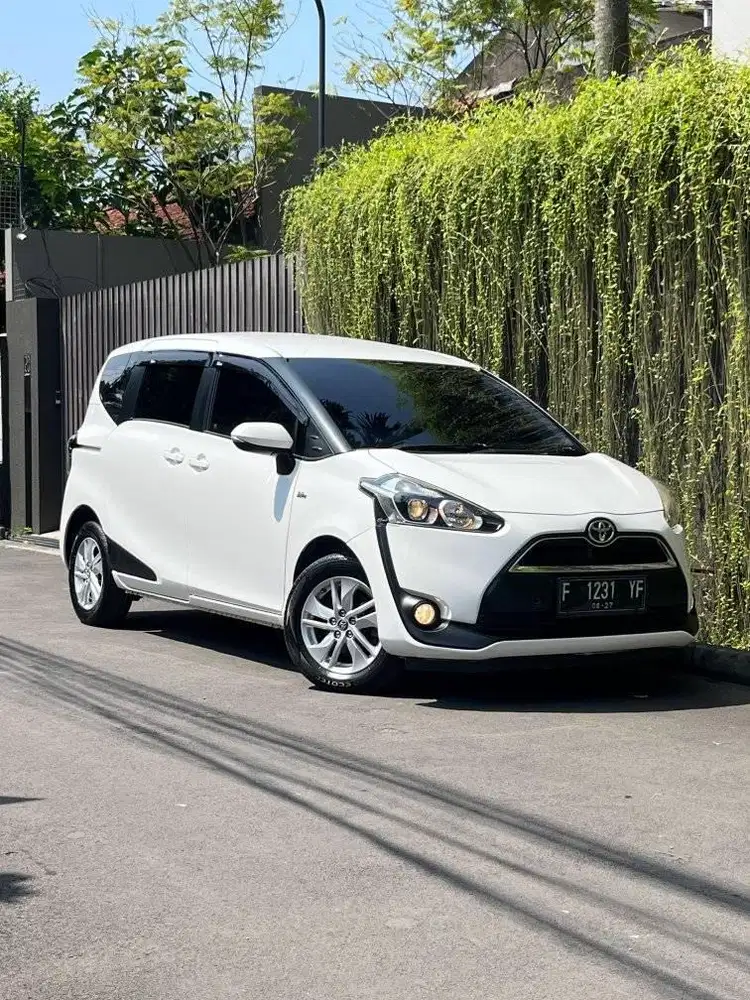 Manual Toyota Sienta G MT 6speed putih bandung cianjur sukabumi bogor