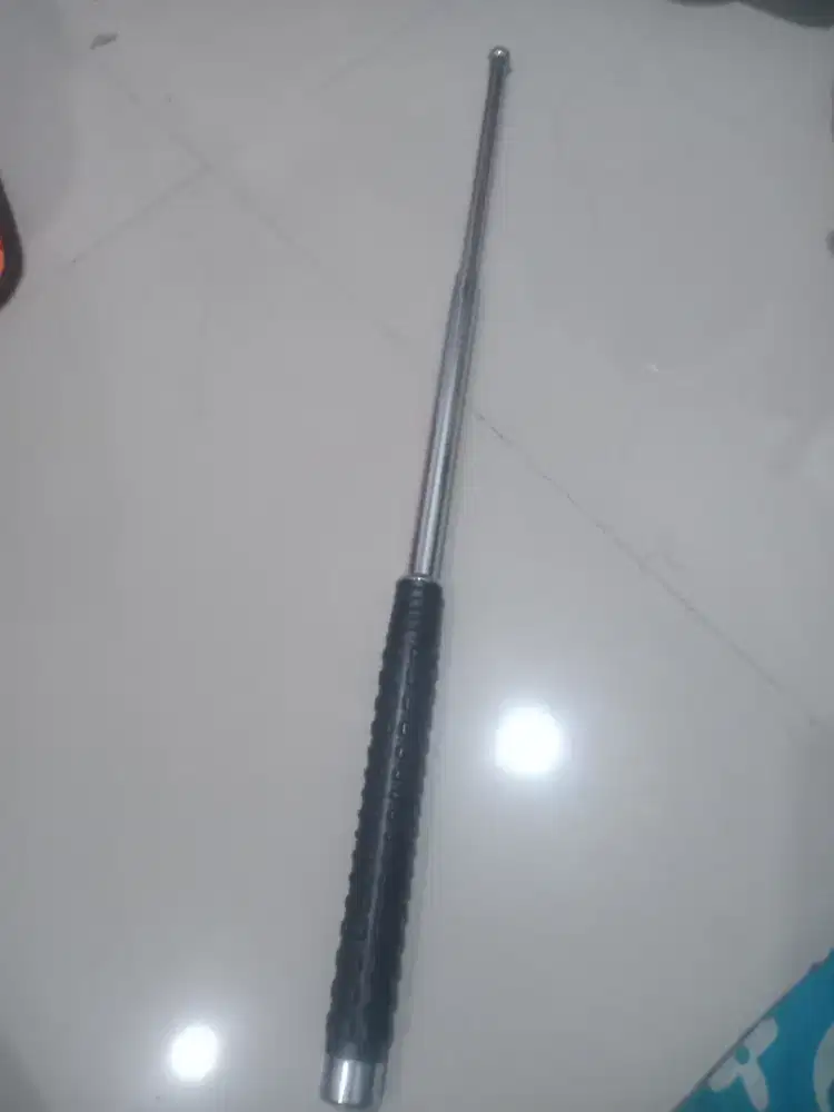 Toya Besi alat olahraga beladiri