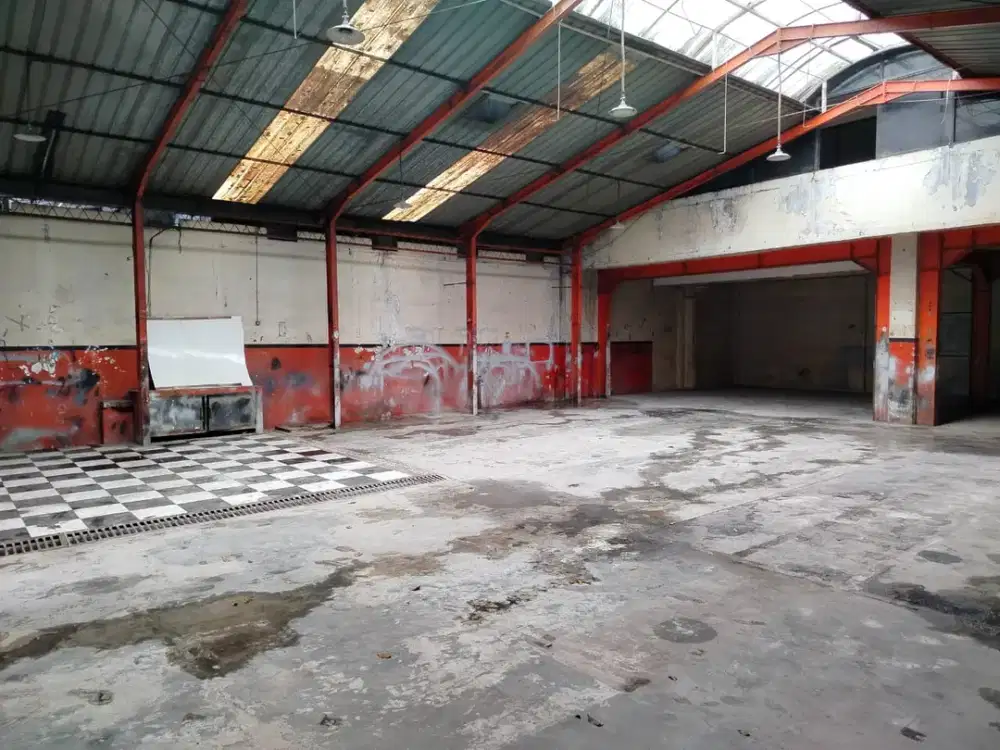 Ruang Usaha Ex Bengkel Siap Pakai Strategis di Jl Raya Pekayon Jati Asih Bekasi