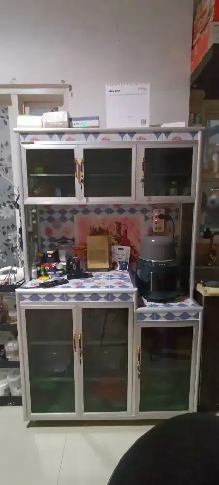 Dijual lemari piring