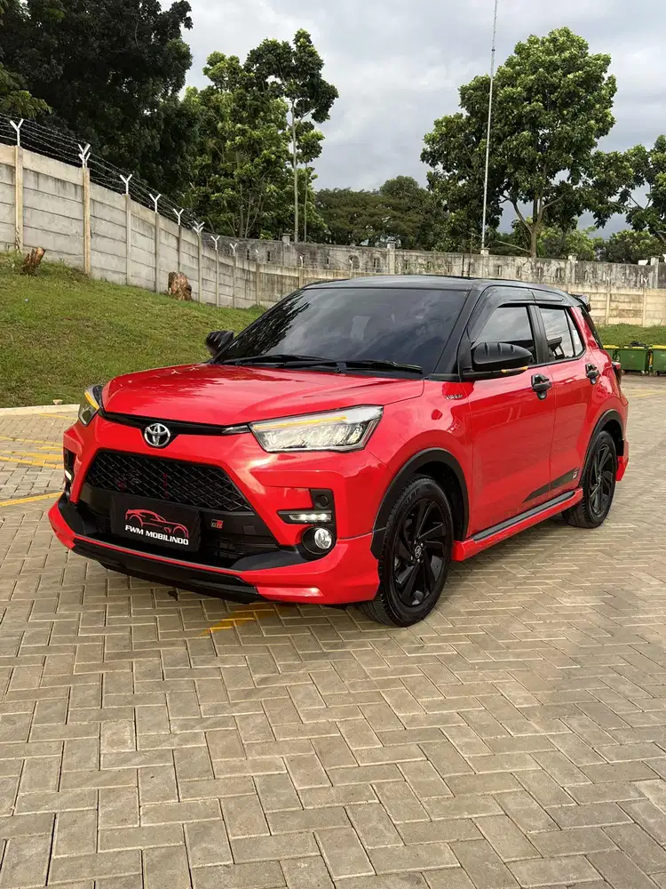 Toyota raize GR sport 1.0 turbo twotone 2022 merah hitam, low km