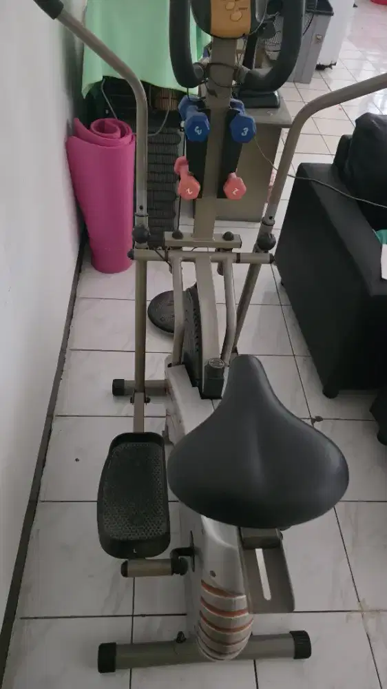 Sepeda static multifungsi