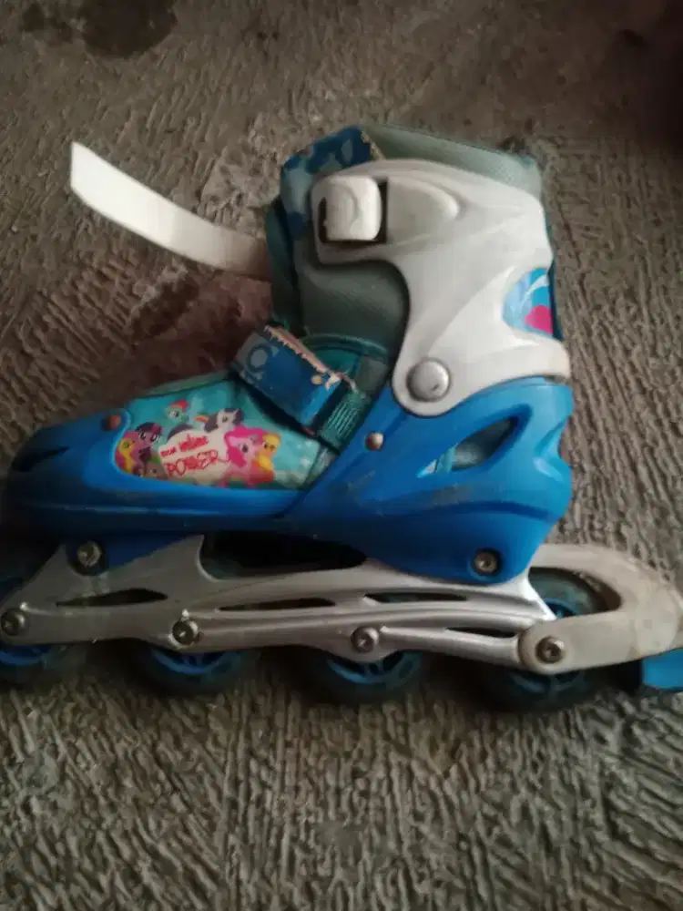 Dijual sepatu roda
