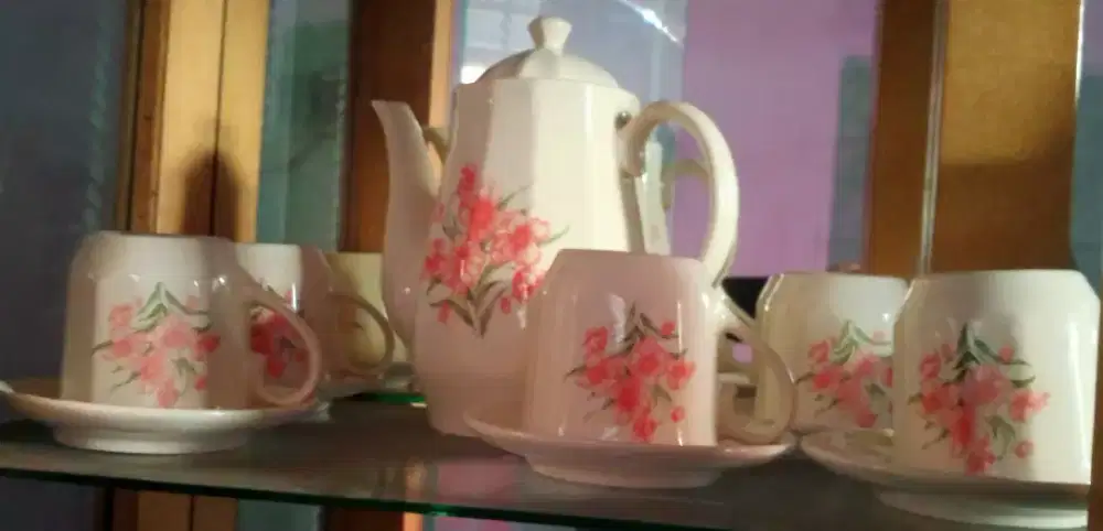 Set Teko dan Gelas cantik