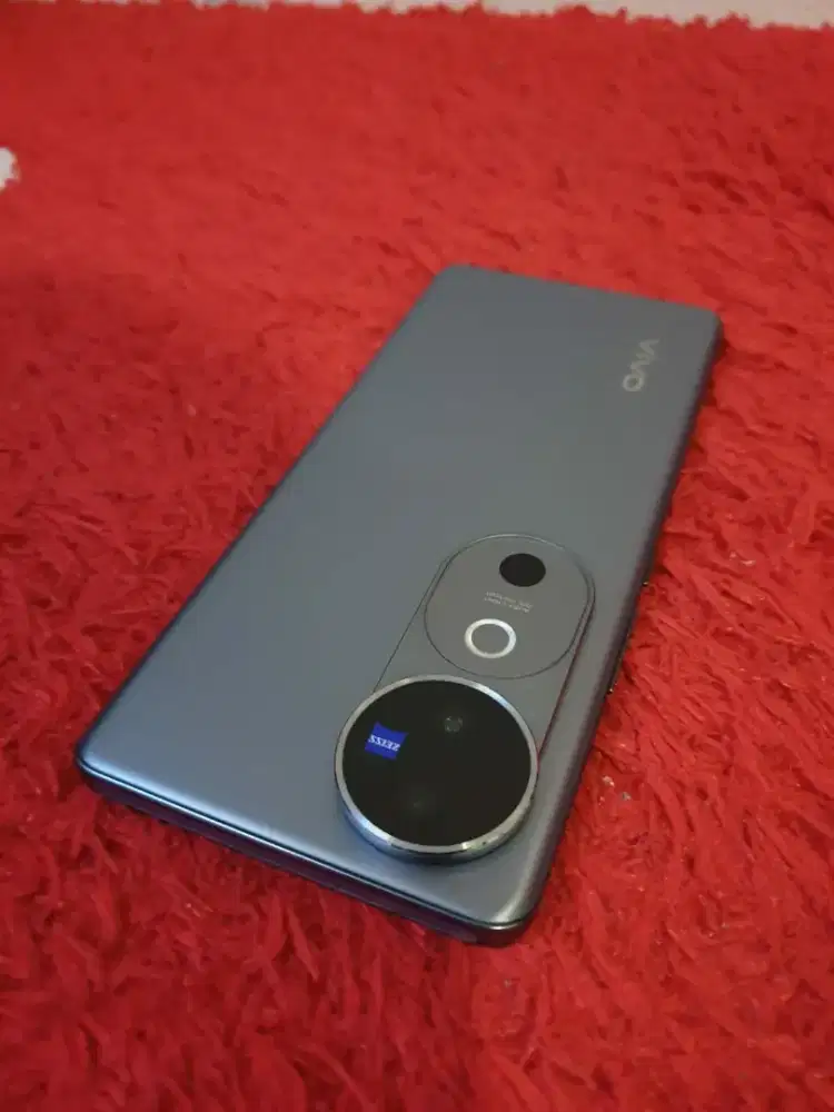 VIVO V40 5G RAM 12+12/256GB
