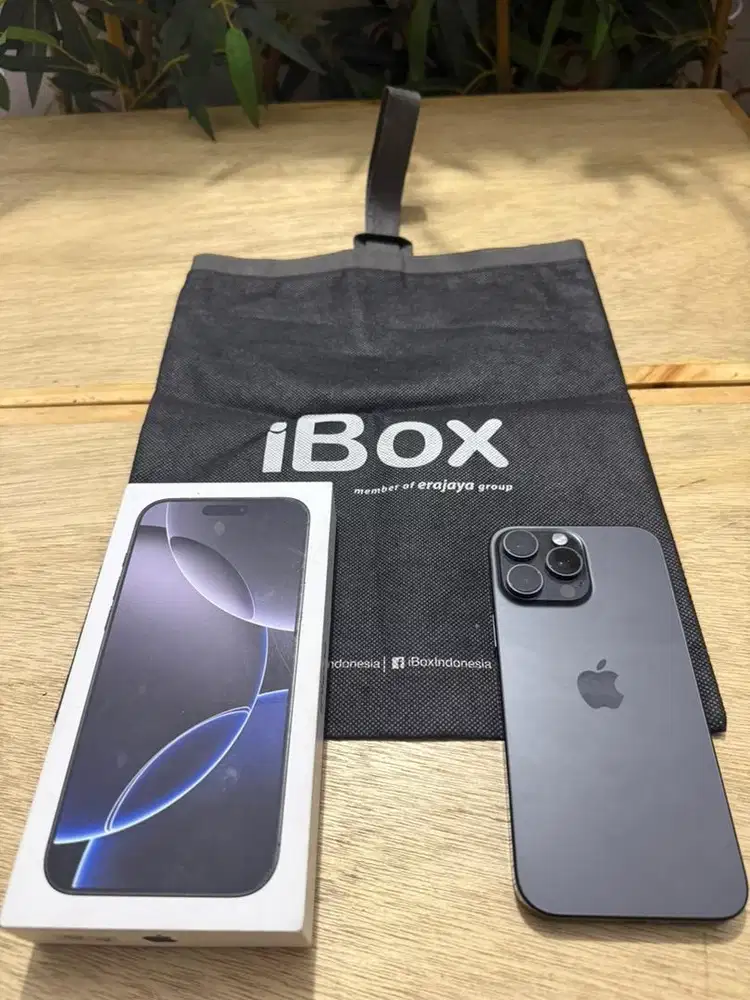 iPhone 16 Pro Max 256 GB Black Titanium iBox (PA/A)