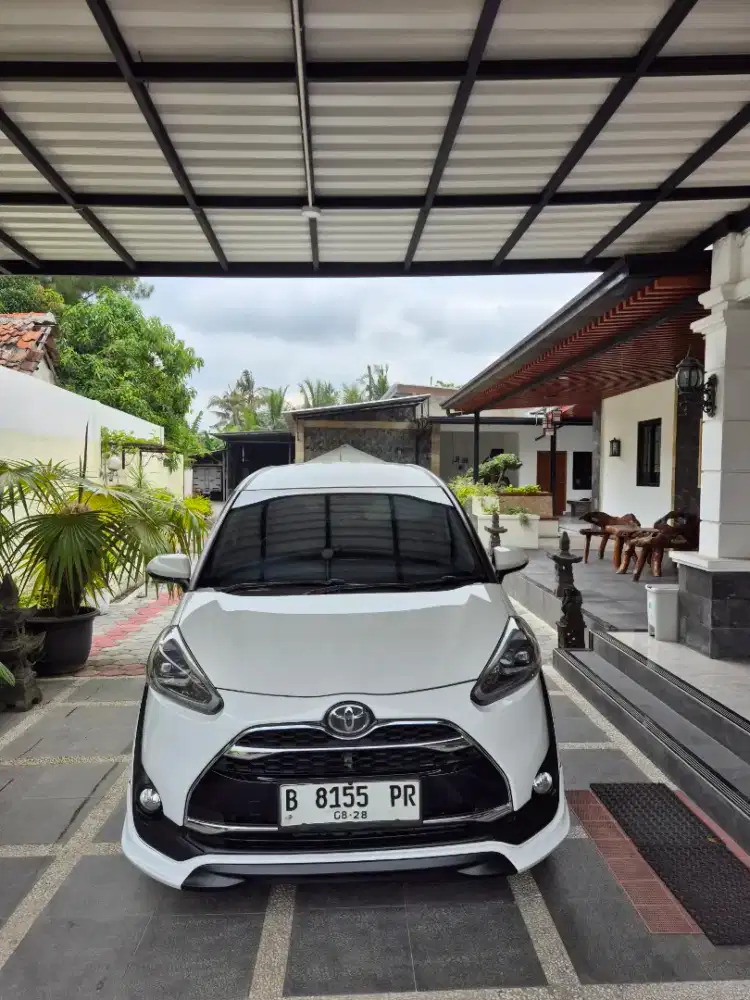 Sienta q 2018 pajak on km rendah mulus