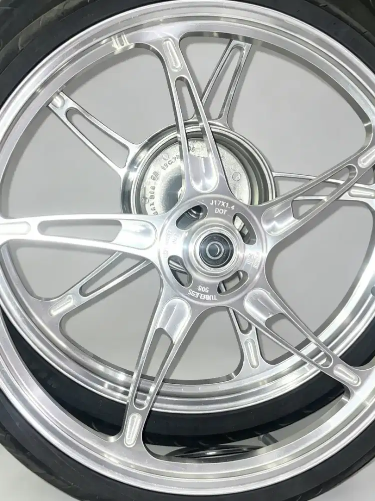 Velg delkevic bintang laut ring 17 berikut bang pemakaian 2 bulan
