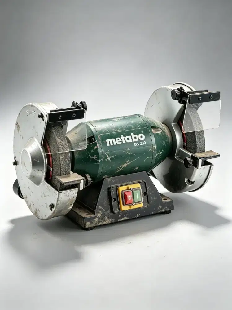 MetaboDS200. Mesin gurinda duduk