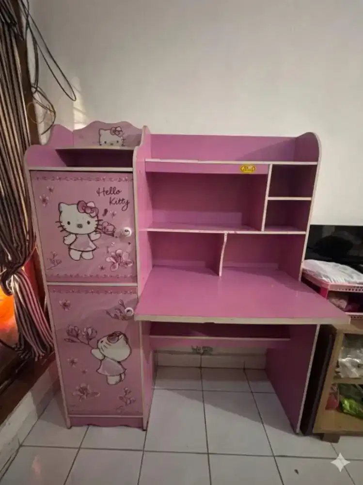 Meja belajar dan sofa single