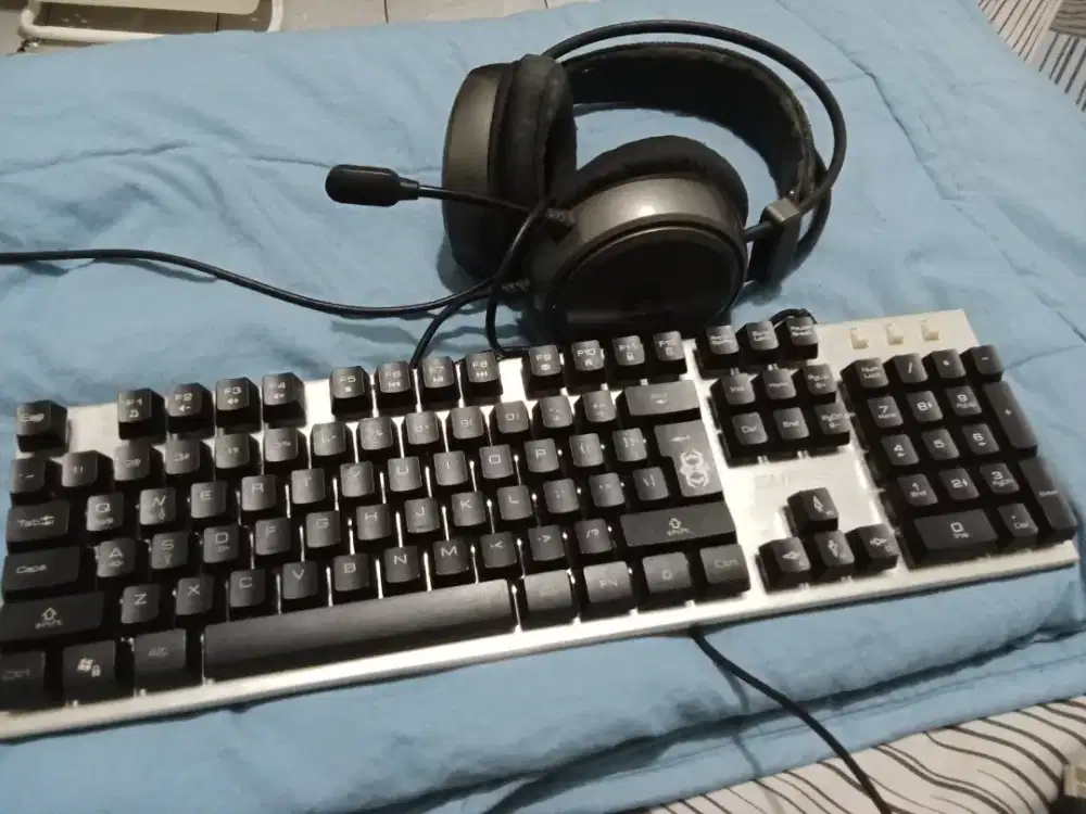 Sepaket Keyboard dan Headset Gaming, Murah aje, COD Cijantung Dsk