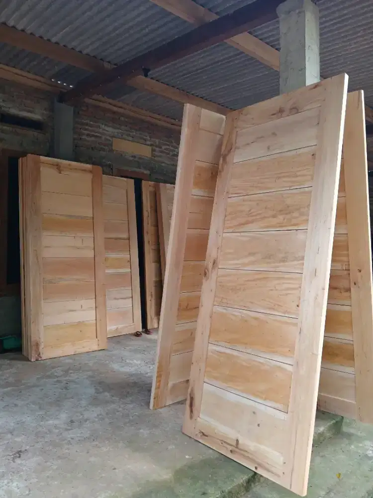 Kusen set pintu