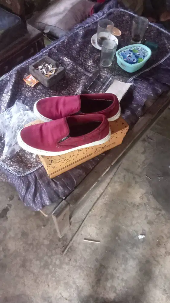 sepatu bekas UK 42
