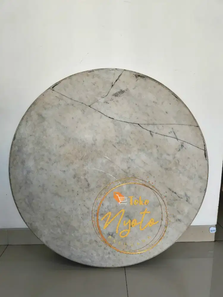 Meja marmer bundar tanpa kaki meja, dijual apa adanya