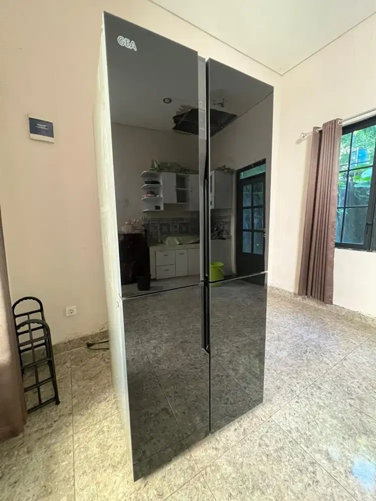 Dijual Cepat Kulkas Gea Side By Side 4 pintu RQ-56WC nego