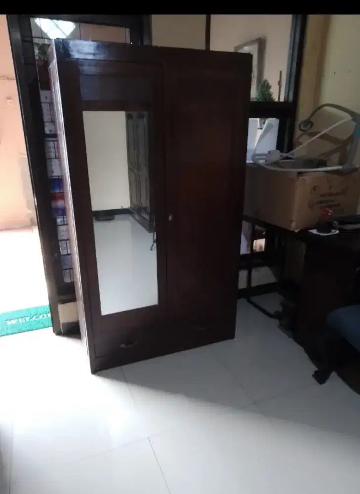 lemari baju atau serba guna jati tua