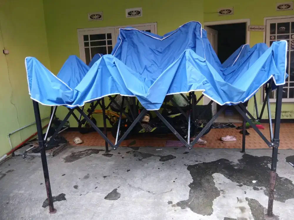 Tenda lipat bekas rasa baru