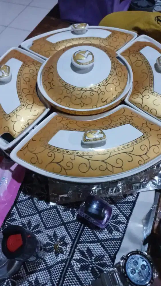 Set piring prasmanan nego