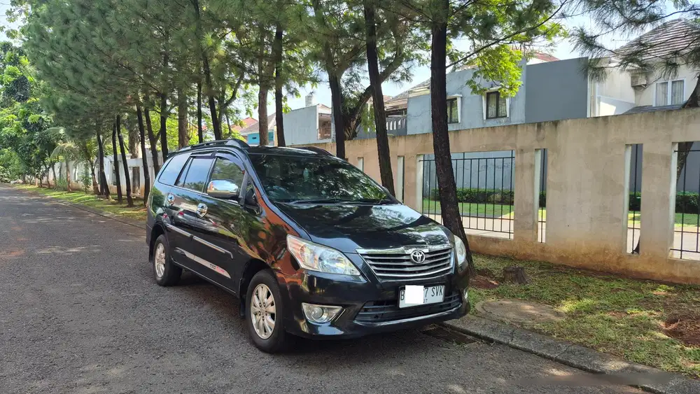 Toyota Kijang Innova 2011 Bensin
