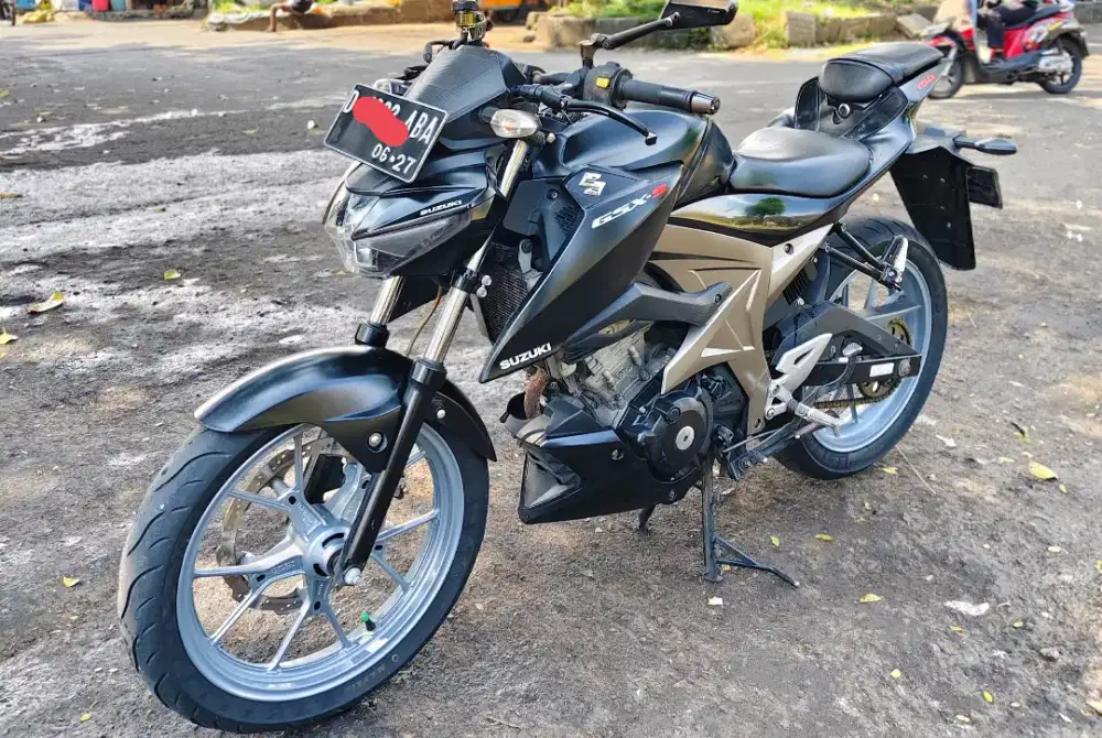 Suzuki GSX - S150 Plat D kota bandung Srt2 lkp mesin cekgur tinggl gas