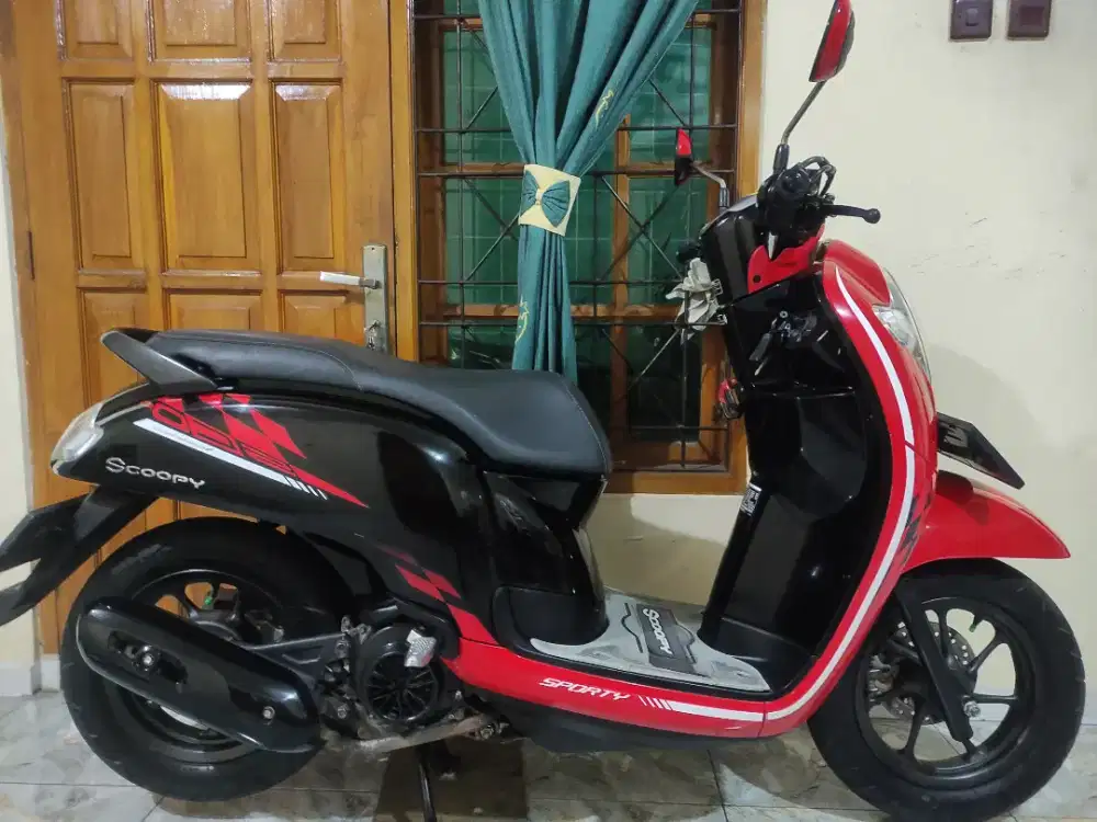 Super istimewa low km scoopy donat cbs iss super mulus persis baru