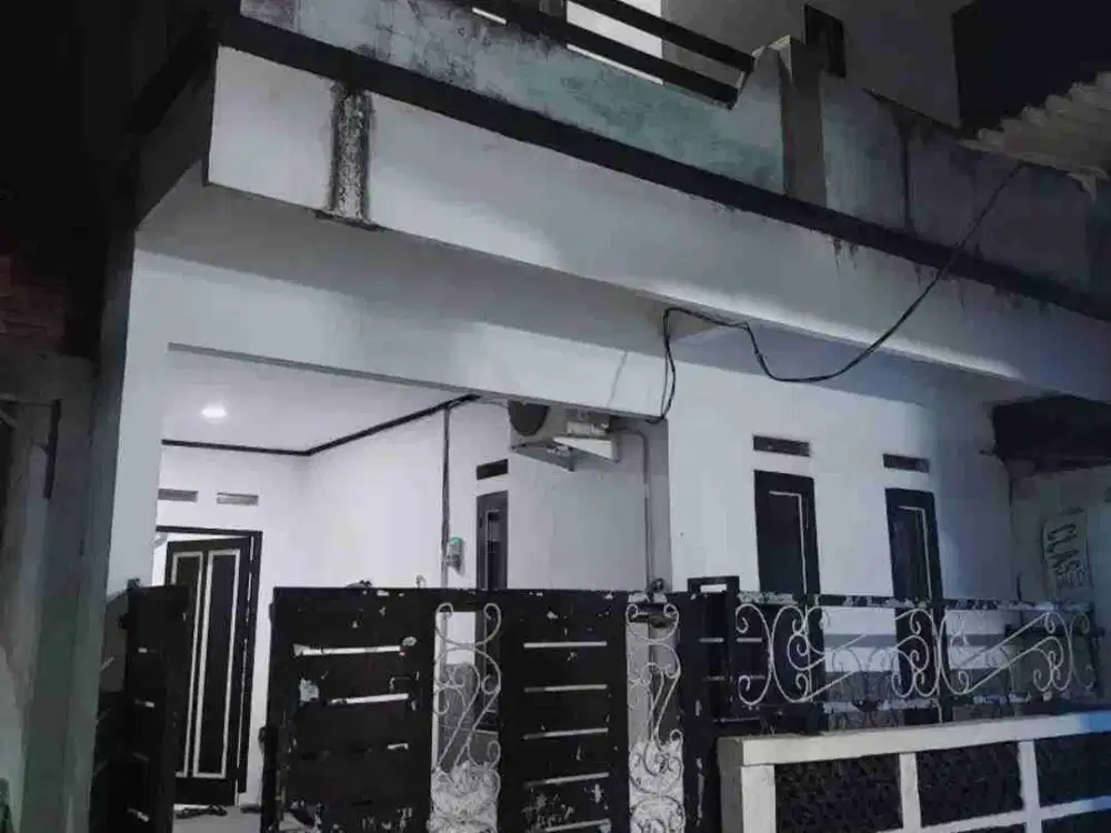 Rumah baru 2 lantai jual butuh di sepatan timur tangerang