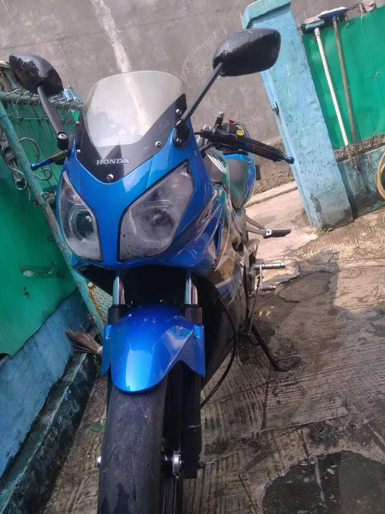 Jual cepat honda cbr 150 cc
