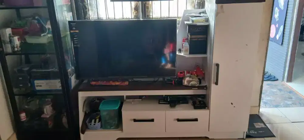 Lemari tv (edisi pindahan)