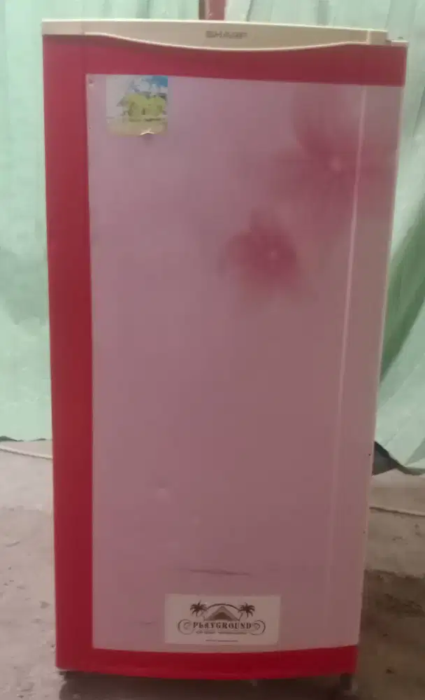 Kulkas 1 pintu SHARP.(diantar dalam kota Padang saja)