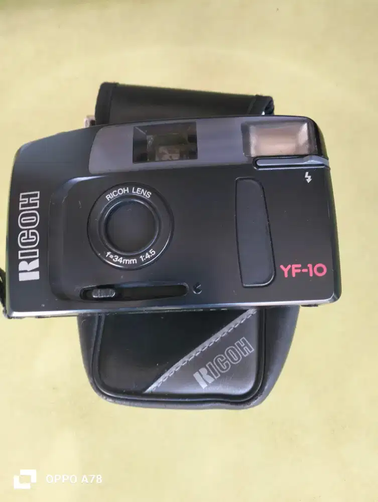 Camera merk Ricoh YP 10 hitam