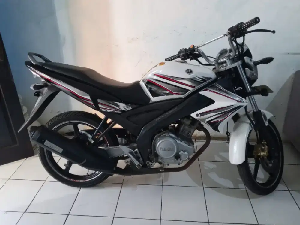 Bantu tetangga jual motor Vixion