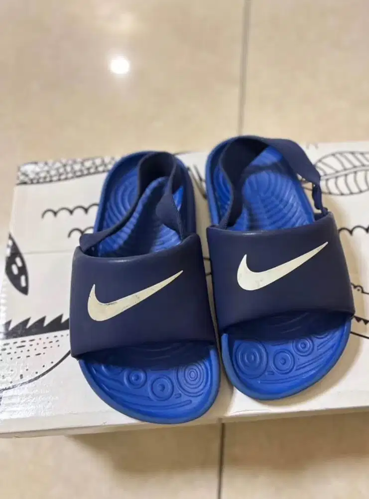 Sendal Nike anak warna biru
