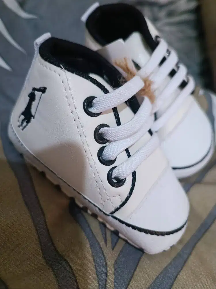 SEPATU BAYI 5-7 BULAN